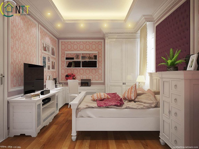  Phòng ngủ với trần thạch cao kết hợp đèn hắt ánh sáng vàng cùng đèn downlight